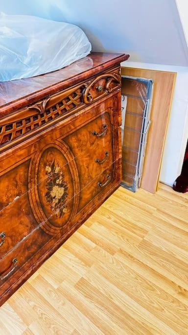 3 Bed House East London Home 외부 사진