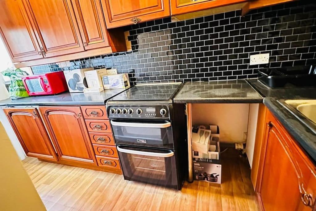 3 Bed House East London Home 외부 사진